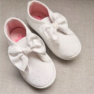 OshKosh B'gosh White Kids Dress Shoes with Bow